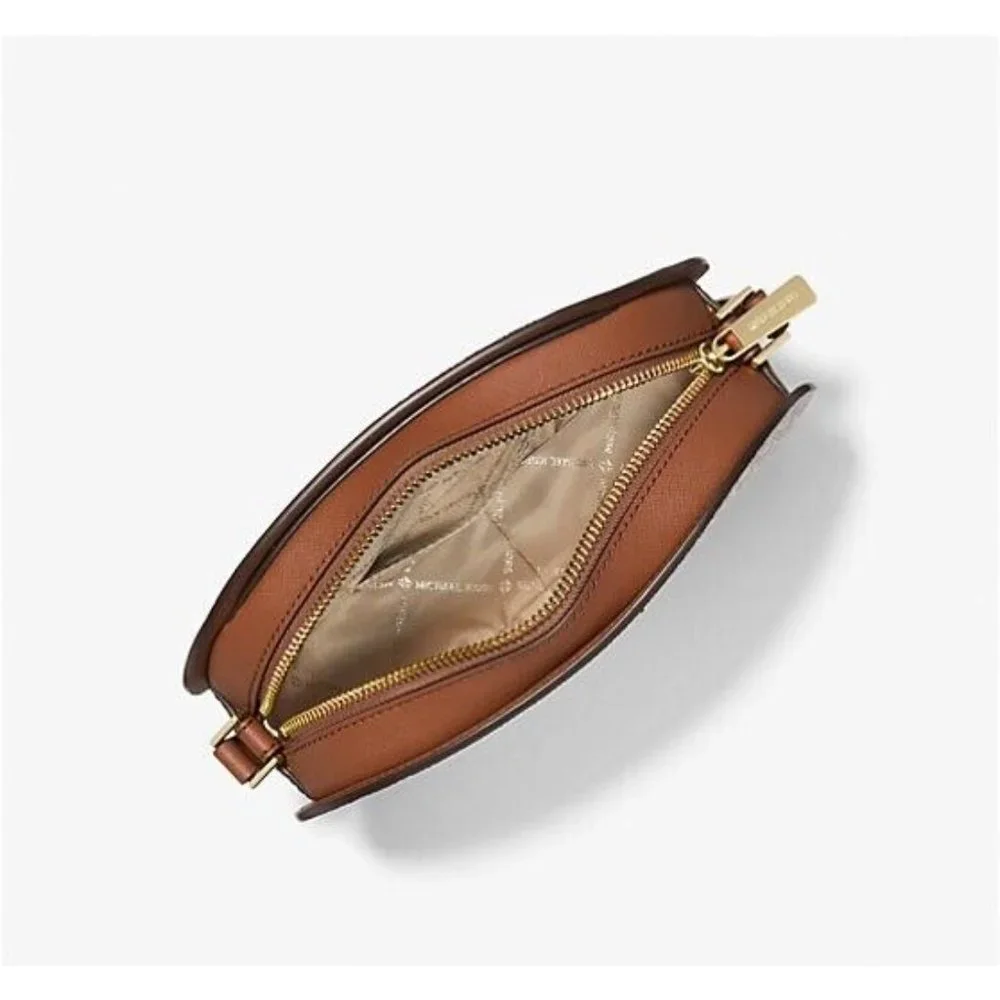 New Michael Kors Jet Set Charm Small Logo Oval Camera Crossbody Vanilla - Picture 3 of 3